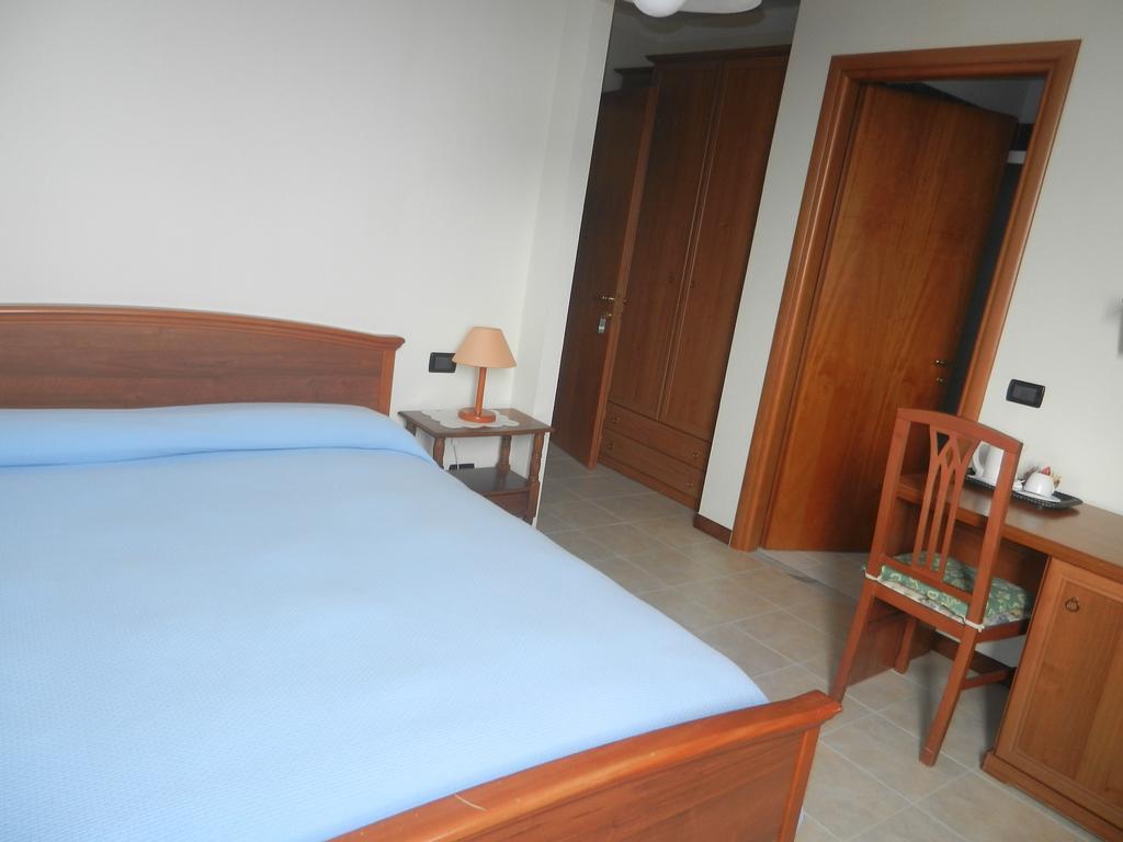 Locanda Primo Sole Leivi Bilik gambar